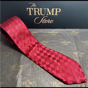 Donald Trump Signature Collection Tie-  New w Tags